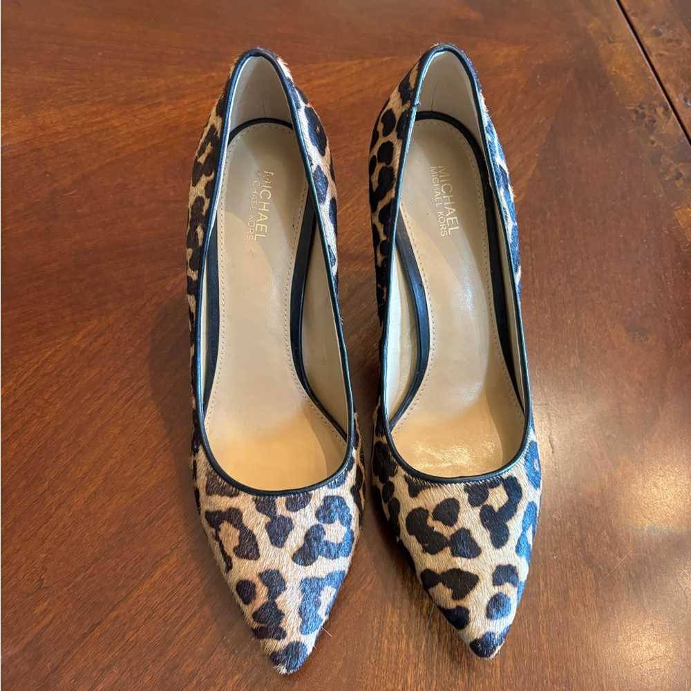 Michael kors faux fur leopard heel